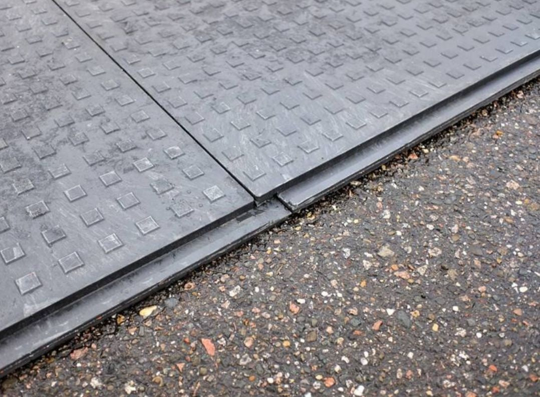 Koppelbare kunststof rijplaten 28x800x1200mm Koppelbare kunststof rijplaten 28x800x1200mm