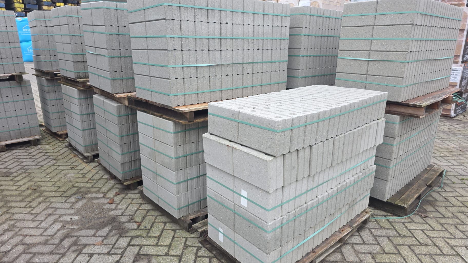 Lijmbetonblokken Vellingkant 29,7x12x19,8cm (2e keus)