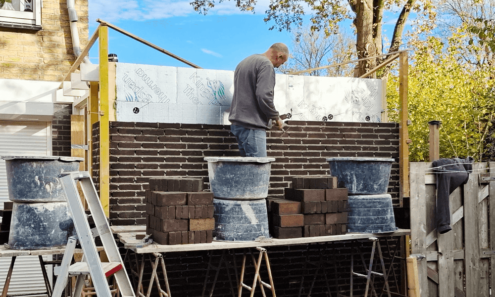 Aanbouw met overgangspartij